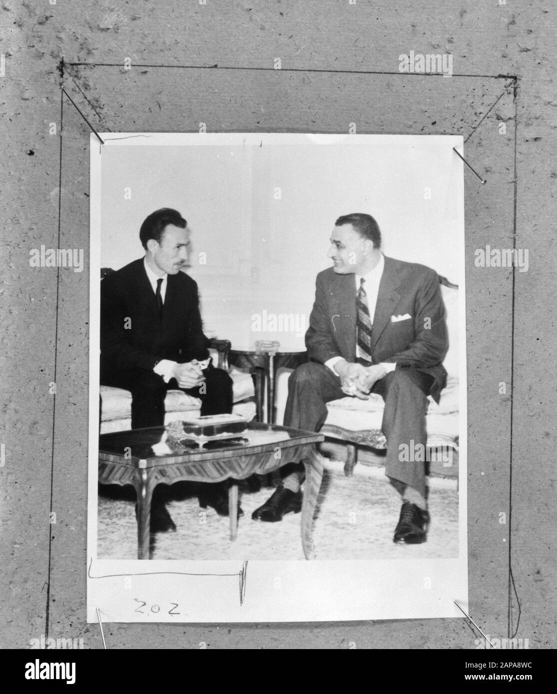 Ben Bella hat hier seinen Nachfolger Oberst Boumadienn Datum: 20. Juni 1965 Schlagwörter: Nachfolger persönlicher Name: Ben Bella Stockfoto