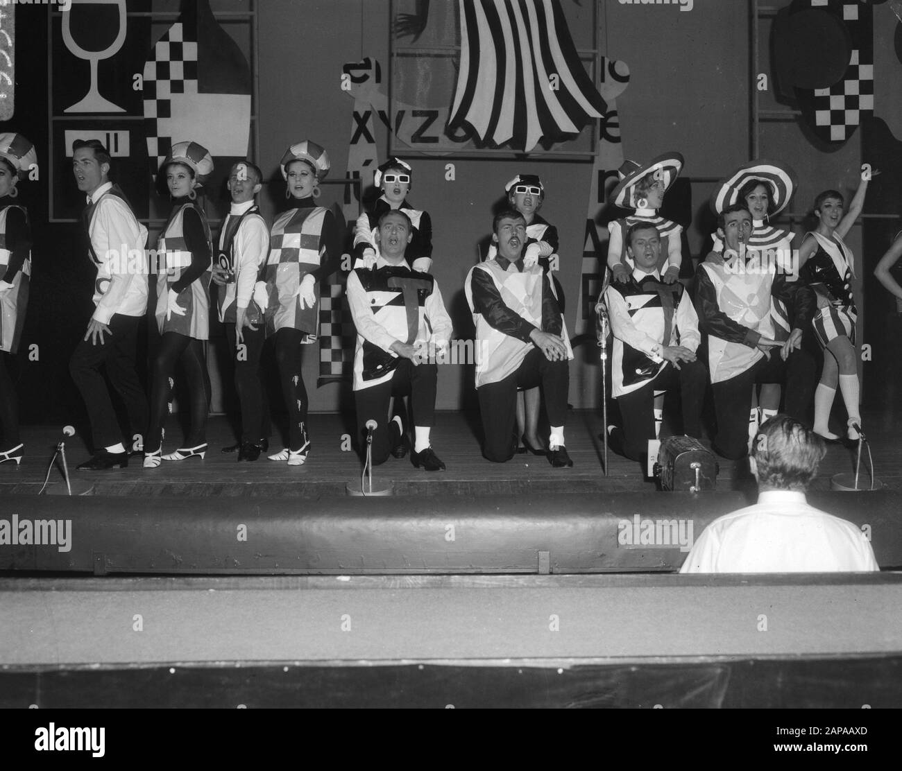 Das neue Snip und Snap Revue Datum: 7. Juli 1966 Schlüsselwörter: Revues Institutionenname: Snip und Snap Stockfoto