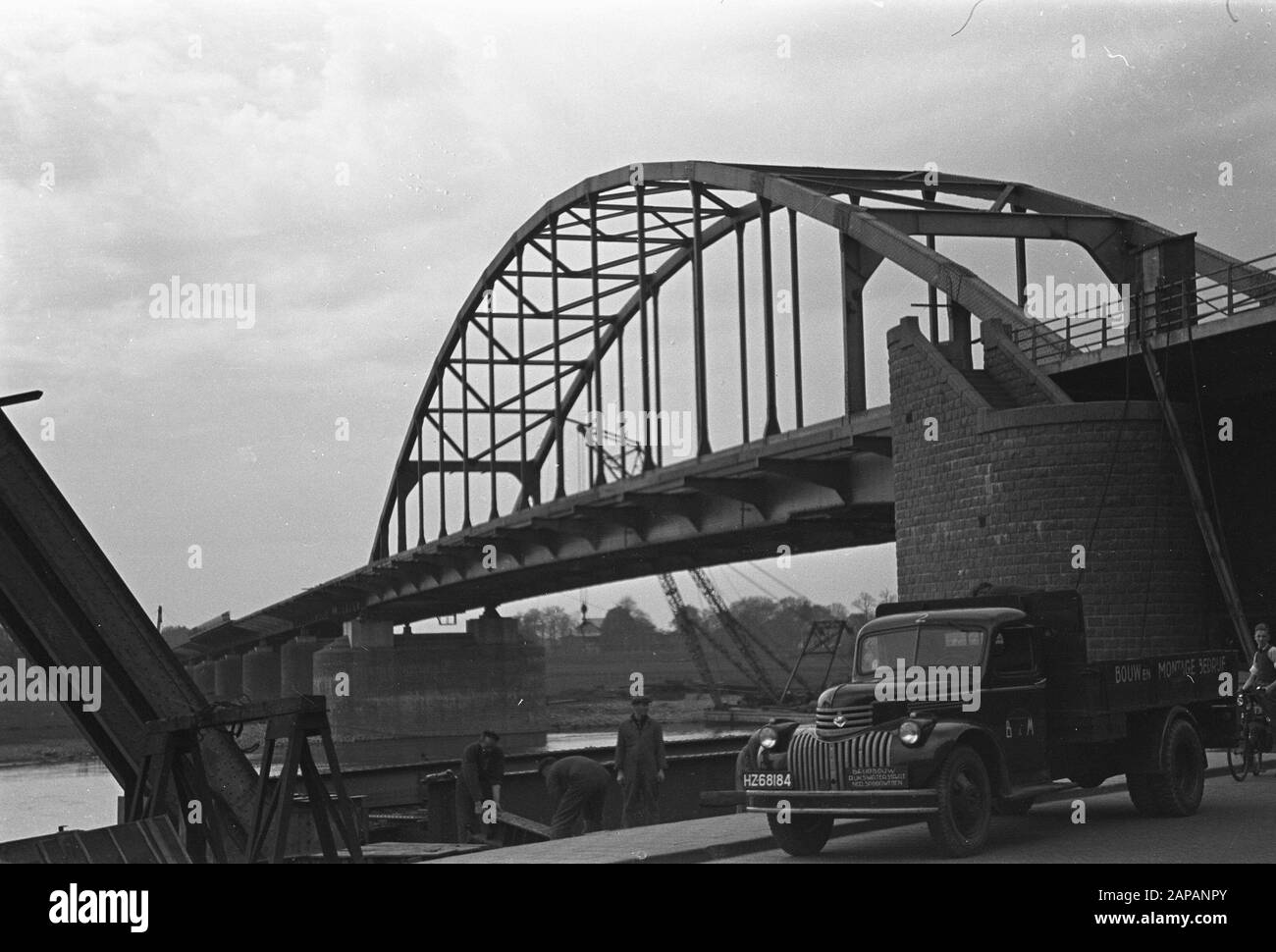 Bridge Deventer Nummer 13 Datum: 22. april 1948 Ort: Deventer Schlüsselwörter: Brücke, Zahlen Stockfoto