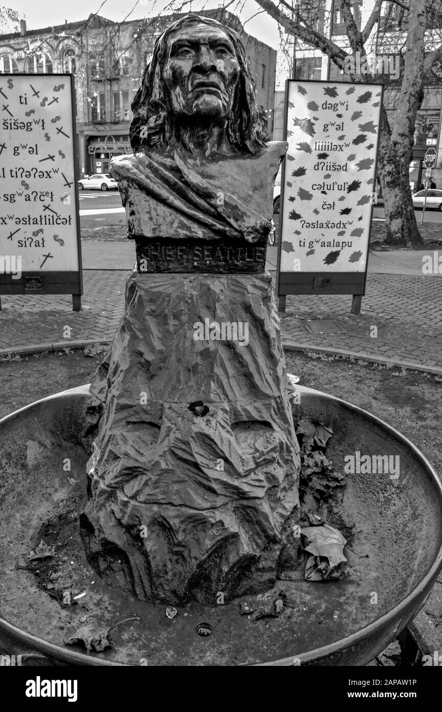 Eine Pleite von Chief Seattle in der Nähe des Pioneer Square in der Innenstadt von Seattle, Washington State, USA Stockfoto