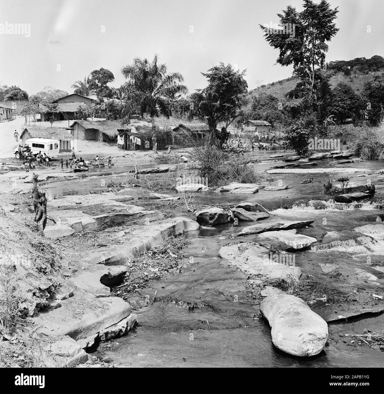 Zaire (ehemals Belgischer Kongo) Beschreibung: Angolanisches Flüchtlingslager nördlich von Kinshasa Datum: 24. Oktober 1973 Ort: Kongo, Zaire Schlüsselwörter: Flüchtlingslager Stockfoto