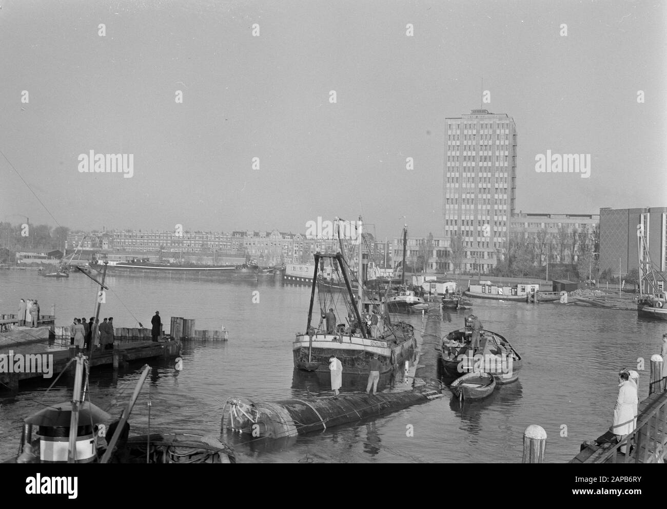 Ankunft in Coolhaven in Rotterdam für Fernwärme Datum: 26. Oktober 1951 Ort: Rotterdam, Zuid-Holland Stichwörter: Ankunft, Standarding Stockfoto