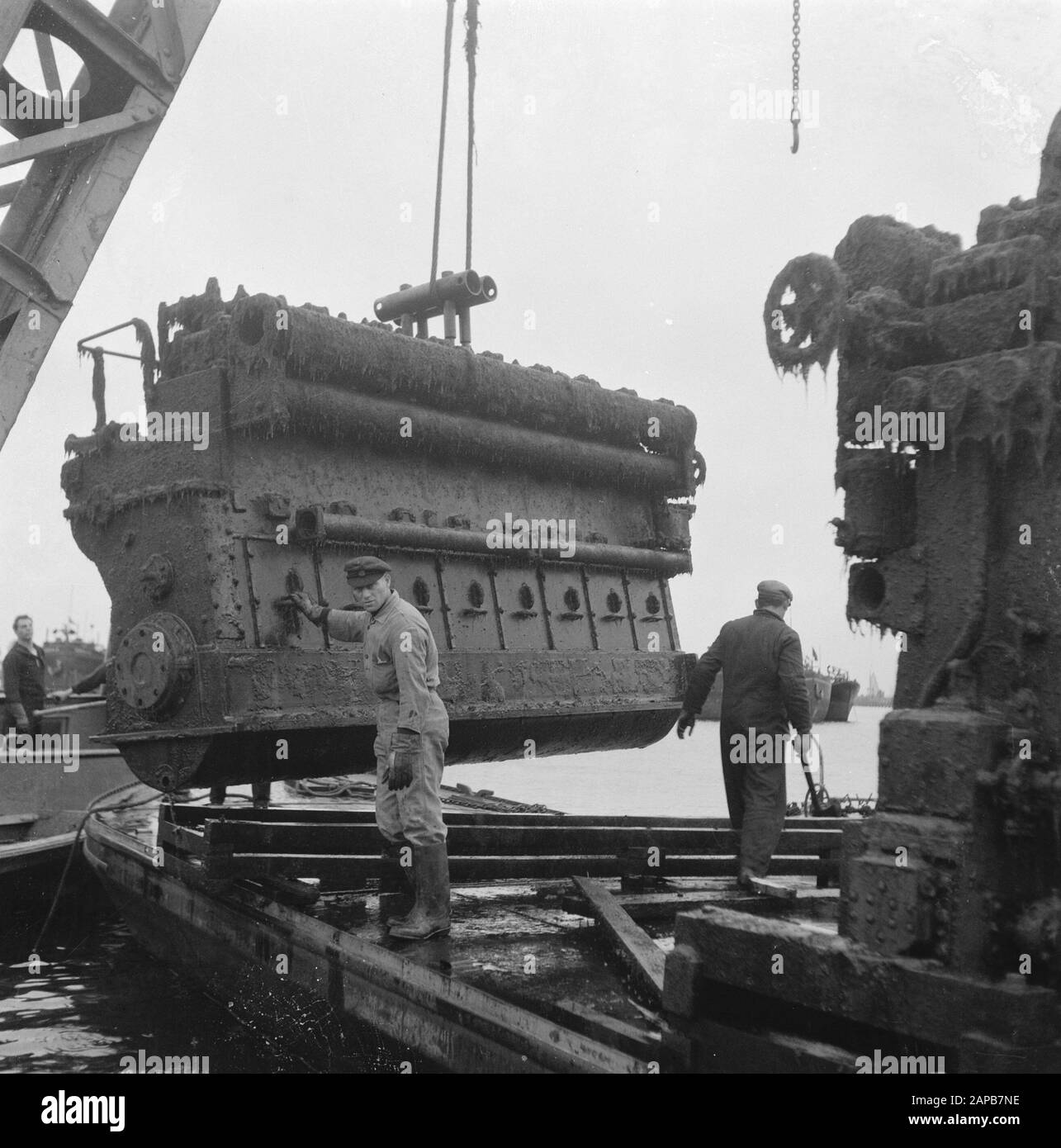 Amsterdam, Fotos der Reparaturarbeiten im Hafen Datum: 1945 Standort: Amsterdam, Noord-Holland Schlüsselwörter: Erholung, Zweiter Weltkrieg Stockfoto