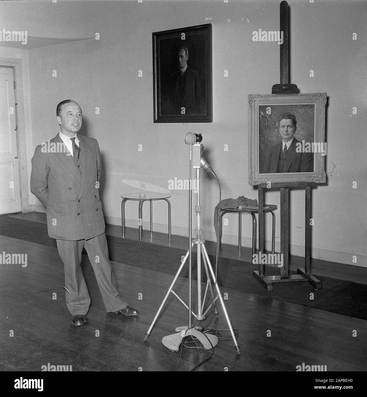 Bieten Sie das Porträt von Evert Cornelis zu Conertgebouw Annotation an: Porträt des Malers Willem van Nieuwenhoven. Evert Cornelis war zwischen 1908 und 1919 zweiter Dirigent des Concertgebouw-Orchesters. Datum: 22.Januar 1954 Ort: Amsterdam Schlüsselwörter: Dirigenten, Gemälde Personenname: Cornelis, Evert Institutioneller Name: Concertgebouw Stockfoto