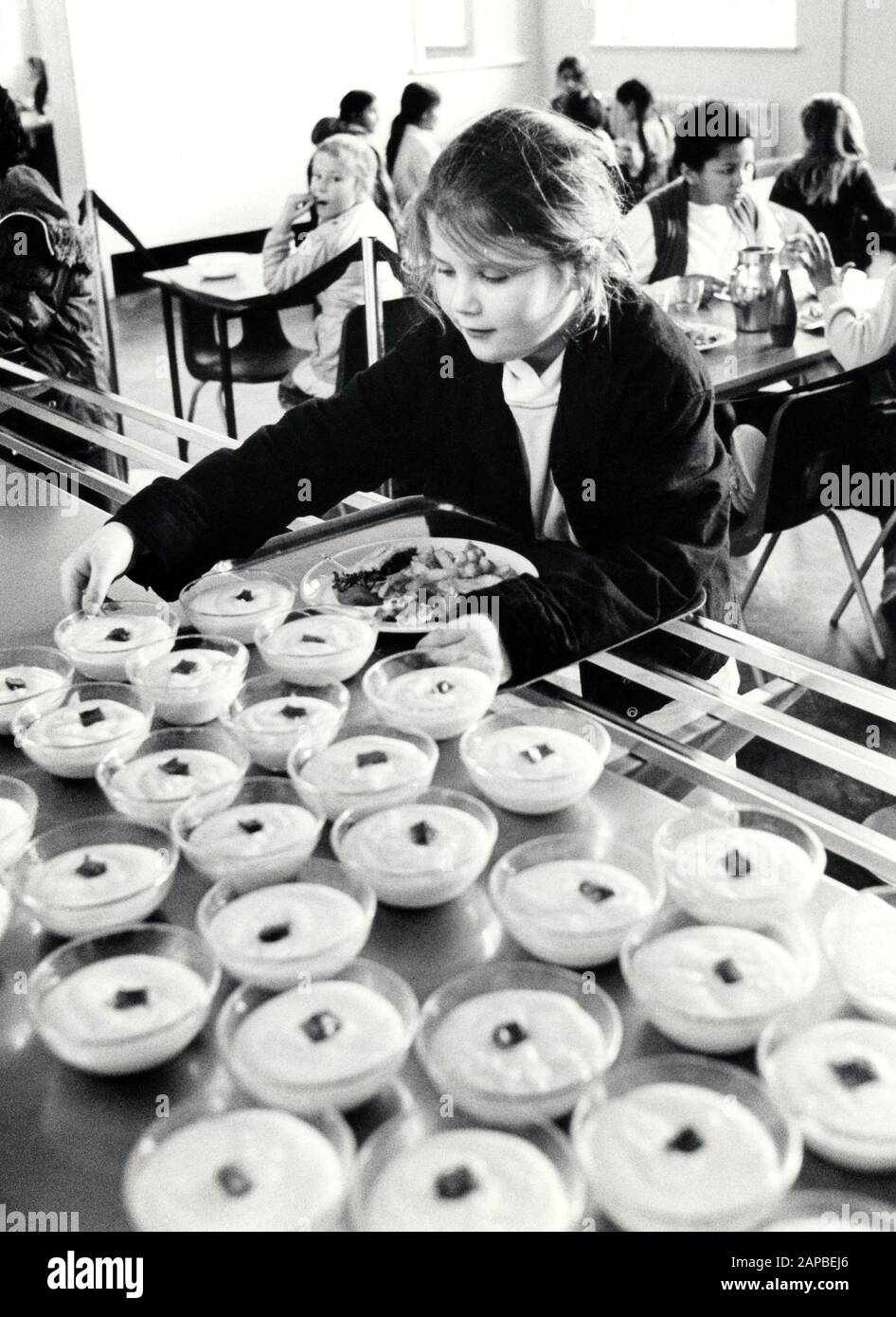 Dinnertime, Grundschule, Nottingham UK 1986 Stockfoto