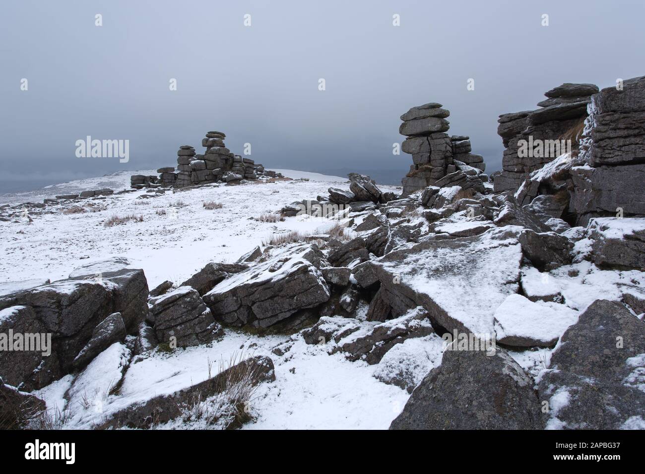 Winter auf Staple Tor Dartmoor Nationalpark Devon Uk Stockfoto