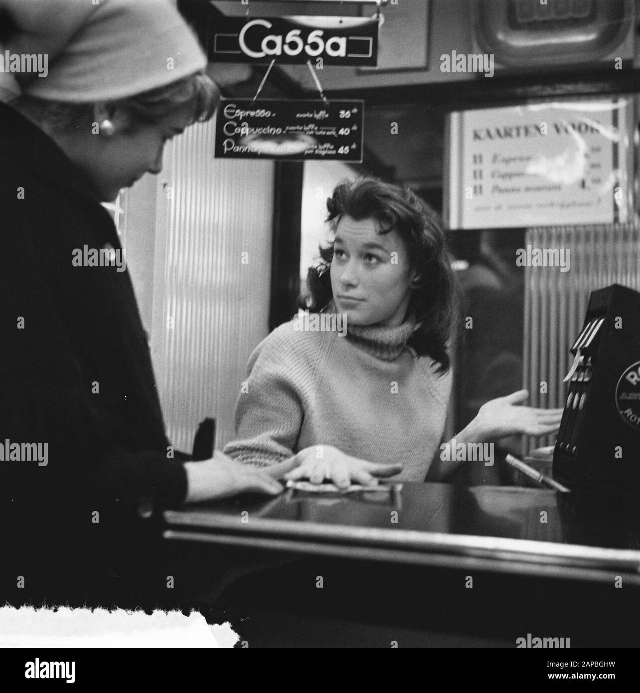 Fräulein mit Hinweis auf tausend Beschreibung: Sammlung Fotosammlung Anefo, Photonennummer 908-2635 Datum: 22. Januar 1957 Stockfoto