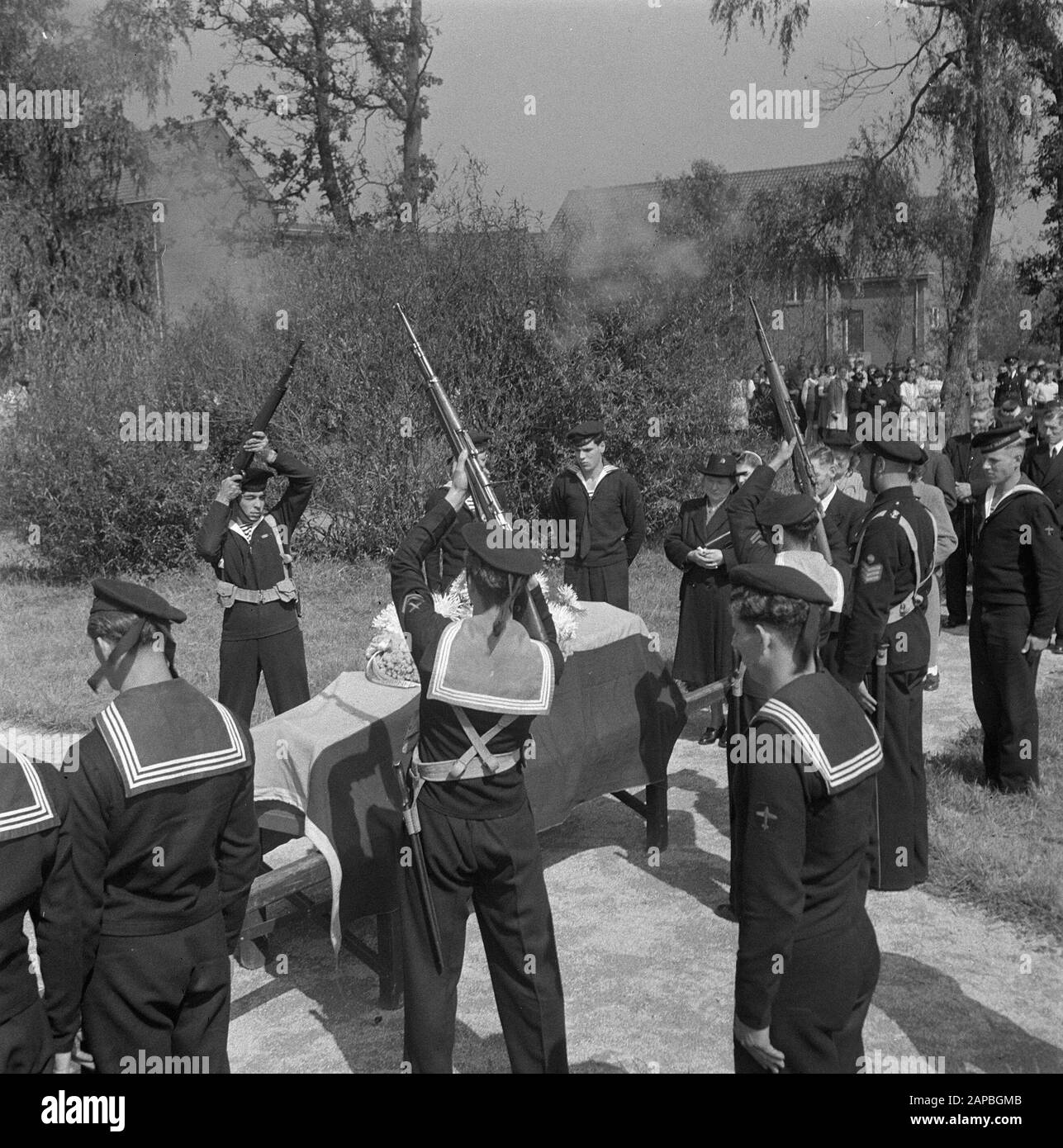 Funeral Stoker Third Class Datum: 11. August 1947 Schlagwörter: Beerdigung Stockfoto