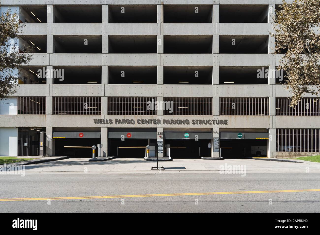 Wells Fargo Center Parking Structure in Los Angeles, CA, USA Stockfoto