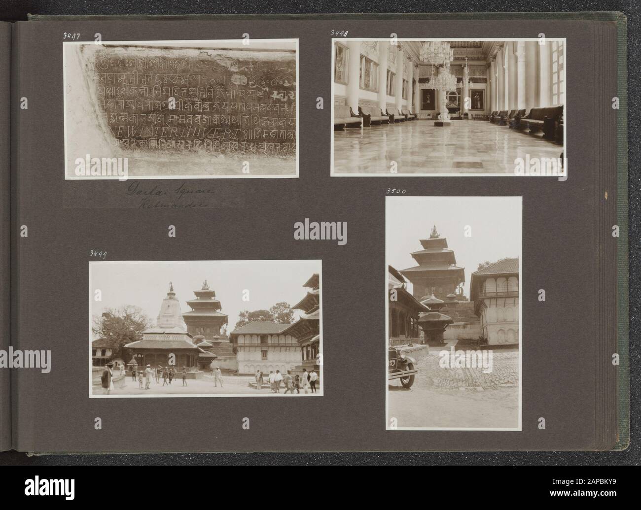 Fotoalbum Fisherman: British Indies, Nepal, z. (1932) Beschreibung: Album-Blatt mit vier Fotografien. Oben links: Stein mit Aufschrift auf dem Darbar-Platz in Kathmandu. Oben rechts: Palastraum in Kathmandu. Unten links: Tempel. Unten rechts: Tempel. Datum: 1932 Ort: Kathmandu, Nepal Schlüsselwörter: Paläste, Tempel Stockfoto