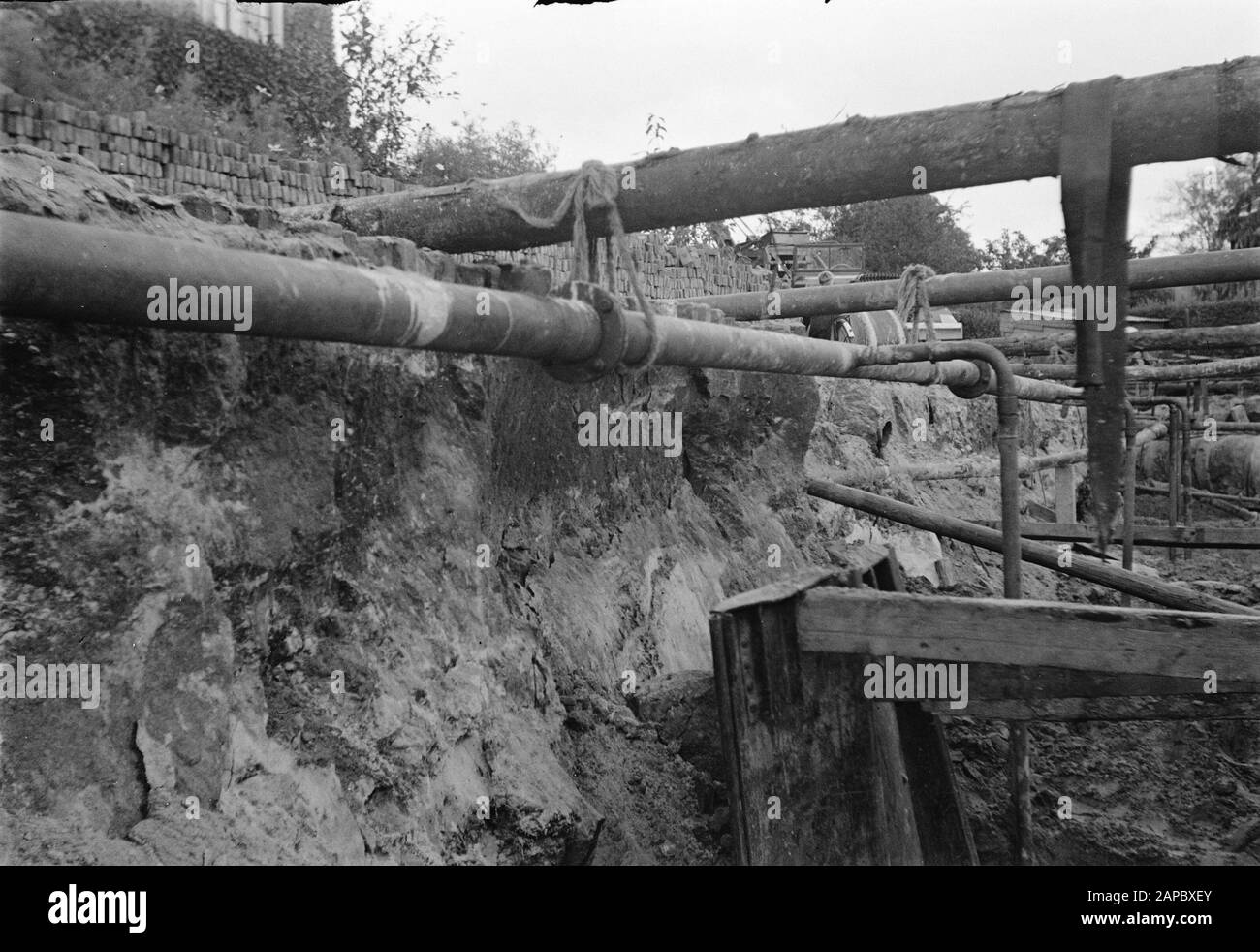 6x9 Struts bei Erdarbeiten Datum: Undatierte Schlüsselwörter: Erdarbeiten, Streben Stockfoto