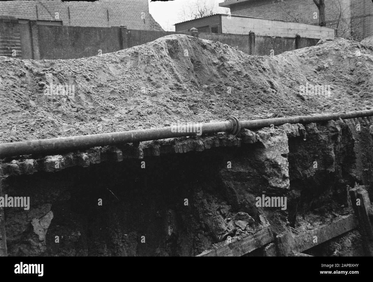 6x9 Struts bei Erdarbeiten Datum: Undatierte Schlüsselwörter: Erdarbeiten, Streben Stockfoto