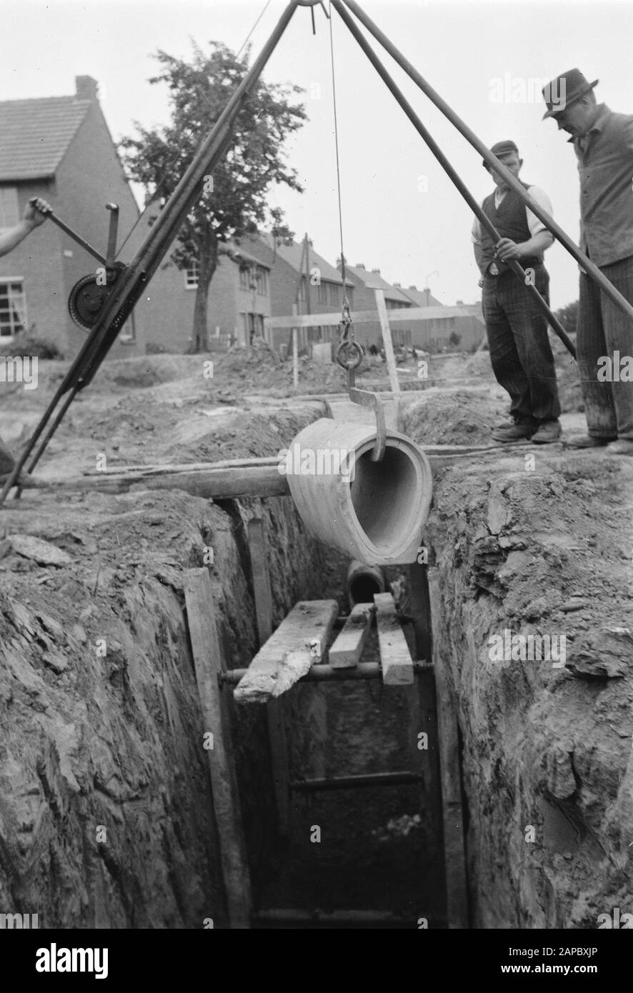 6x9 Struts bei Erdarbeiten Datum: Undatierte Schlüsselwörter: Erdarbeiten, Streben Stockfoto