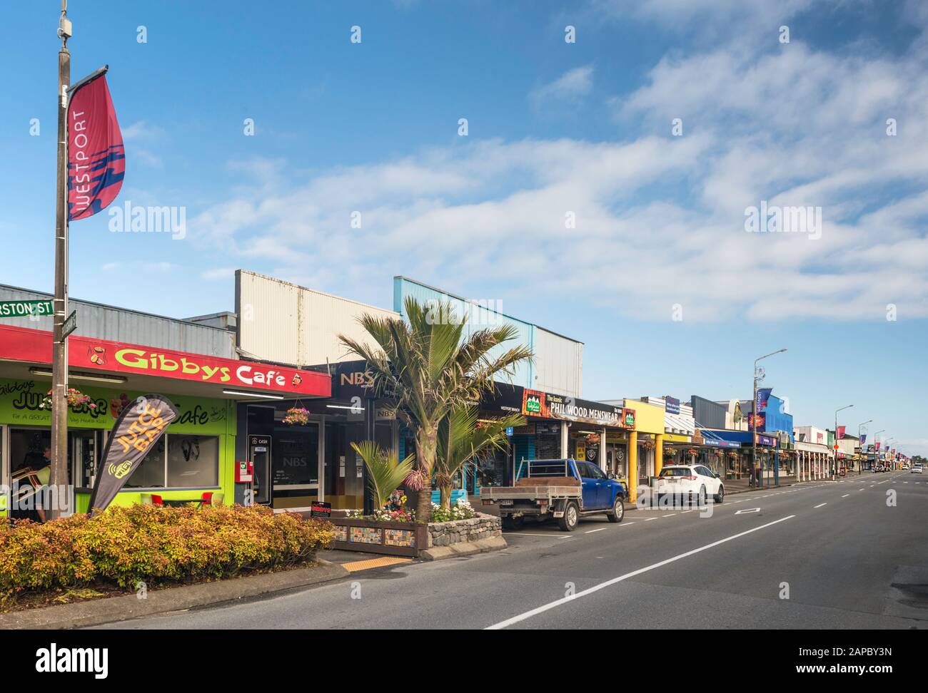 Geschäfte an der Palmerston Street in Westport, West Coast Region, South Island, Neuseeland Stockfoto