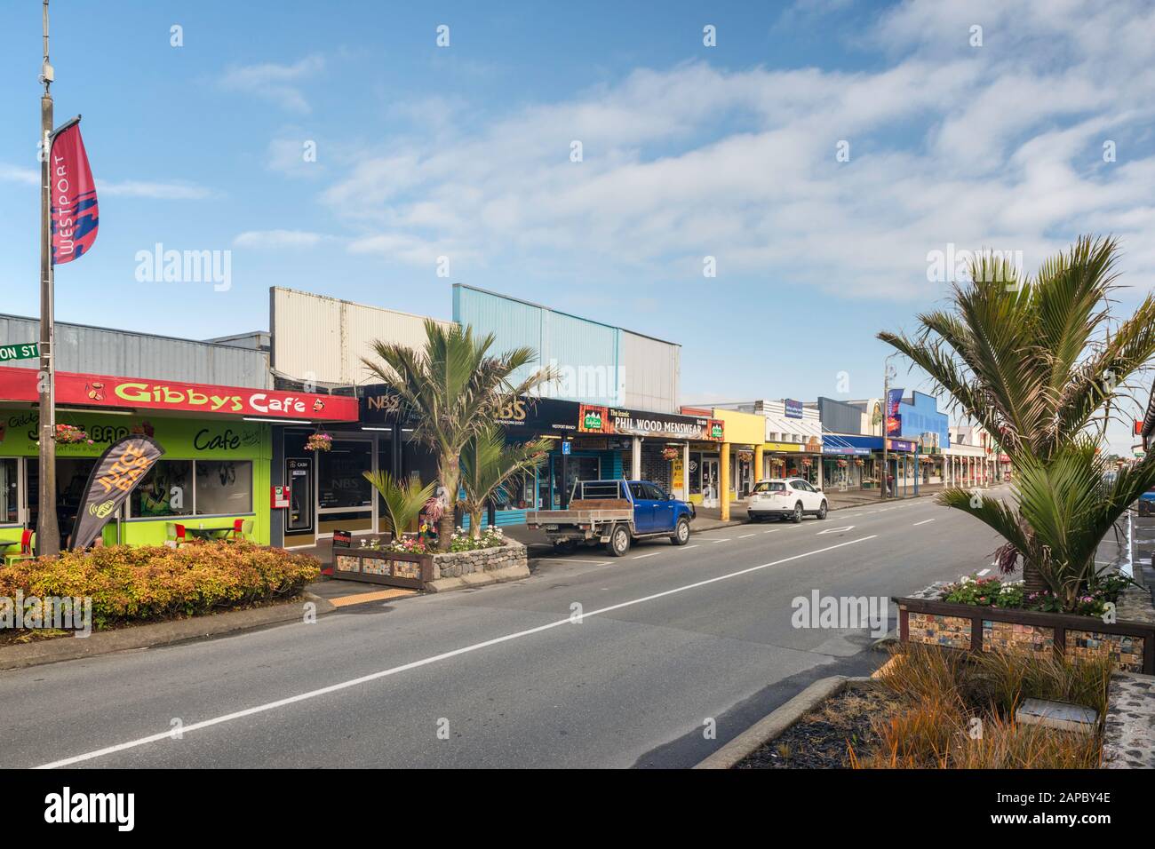 Geschäfte an der Palmerston Street in Westport, West Coast Region, South Island, Neuseeland Stockfoto