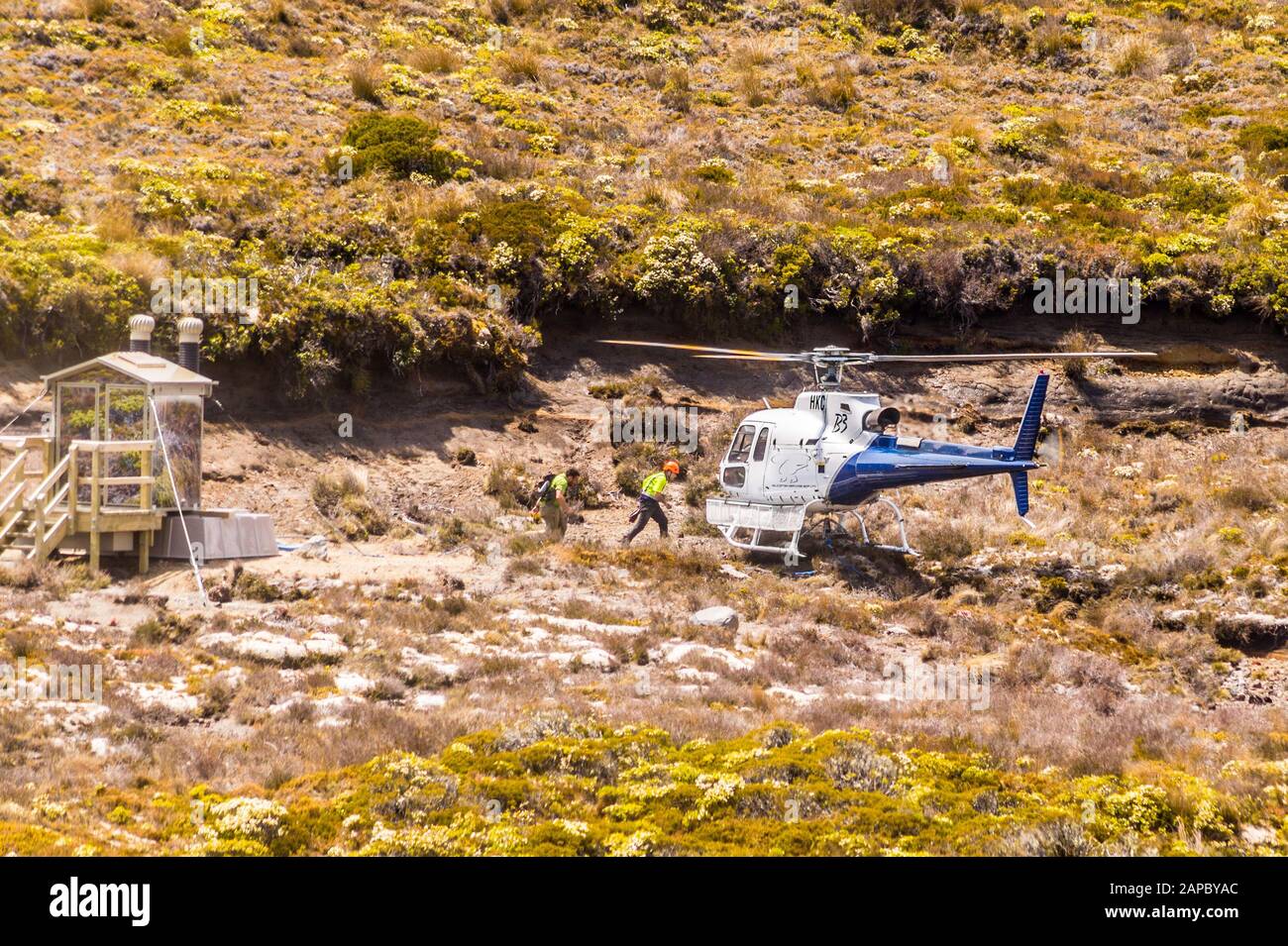 Hubschrauber für die Reinigung der öffentlichen toiletten in der Nähe von Mount Ruapehu, Tongariro National Park, North Island, Neuseeland, Stockfoto