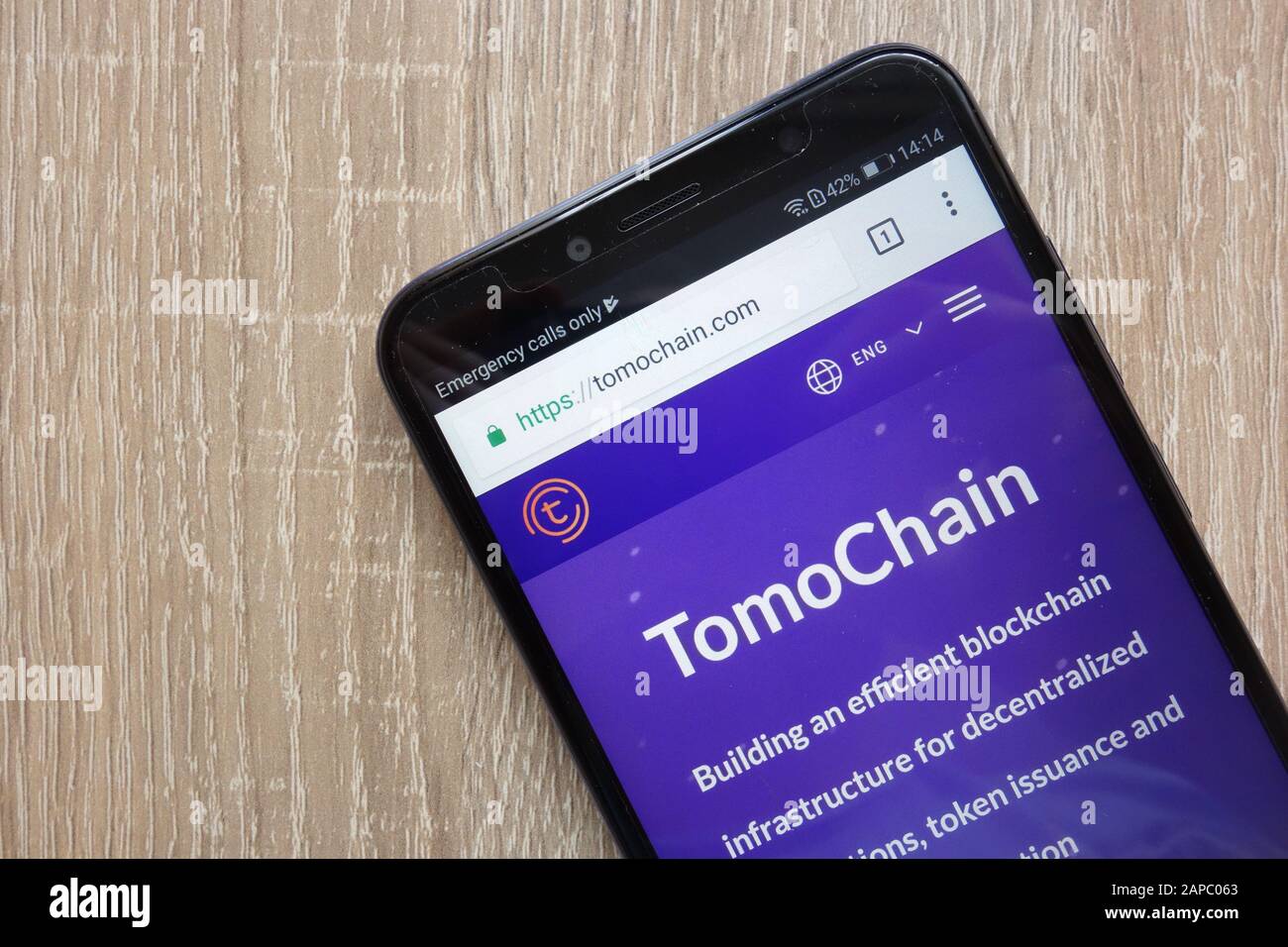 Die Cryptocurrency-Website TomoChain (TOMO) wird auf einem modernen Smartphone angezeigt Stockfoto
