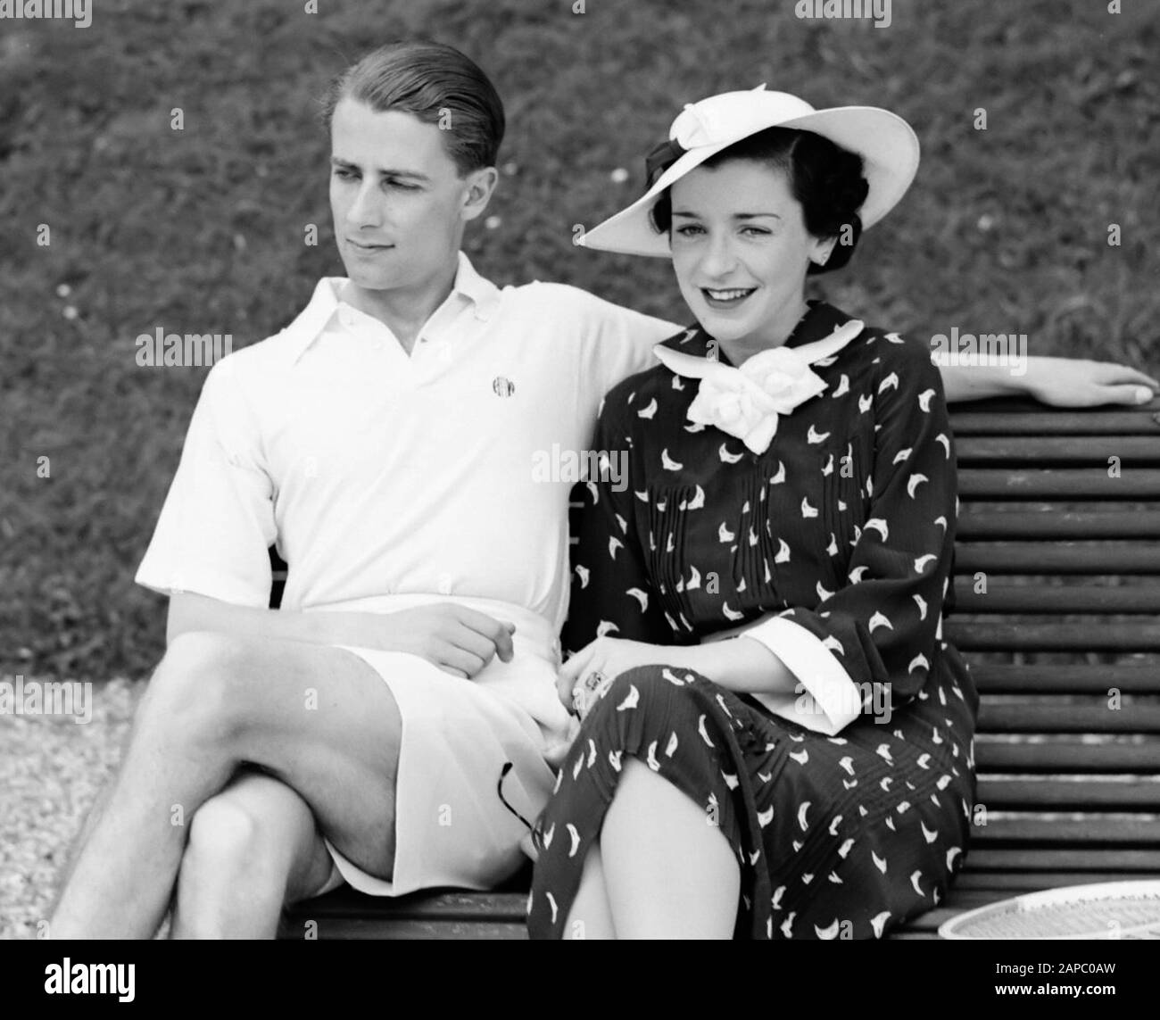 Tennismatch Frankreich-England auf Roland Garros, Bunny Austin (britischer Tennisspieler) mit Frau Stockfoto