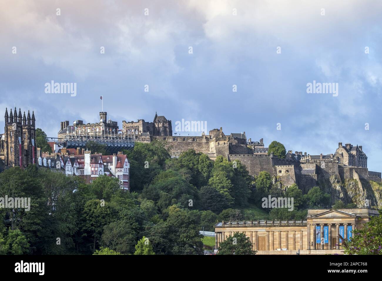 Blick auf die Skyline von Edinburgh vom Calton Hill Stockfoto