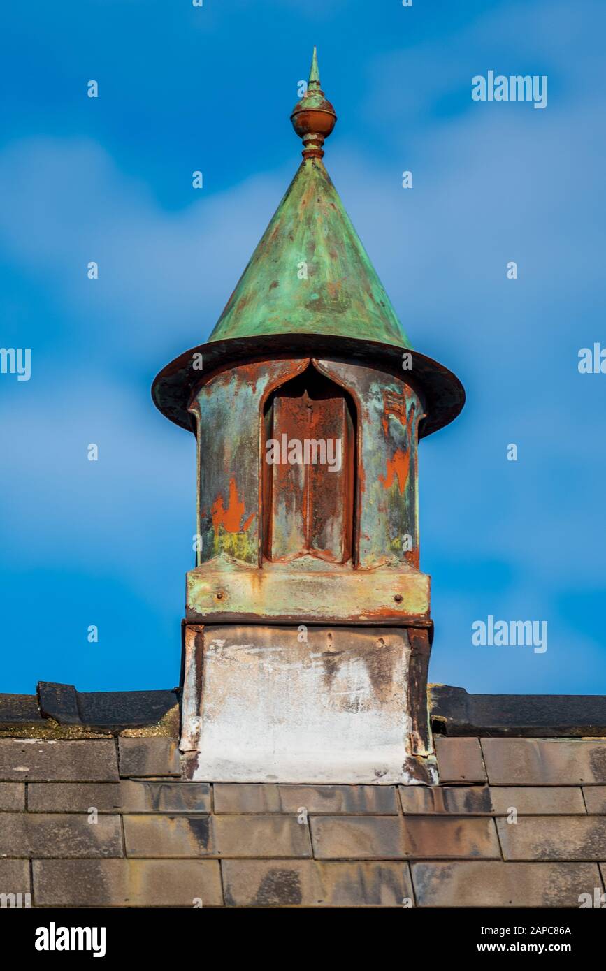 Vintage Roof Vent am Gebäude Anfang des 20. Jahrhunderts in Cambridge, Großbritannien Stockfoto