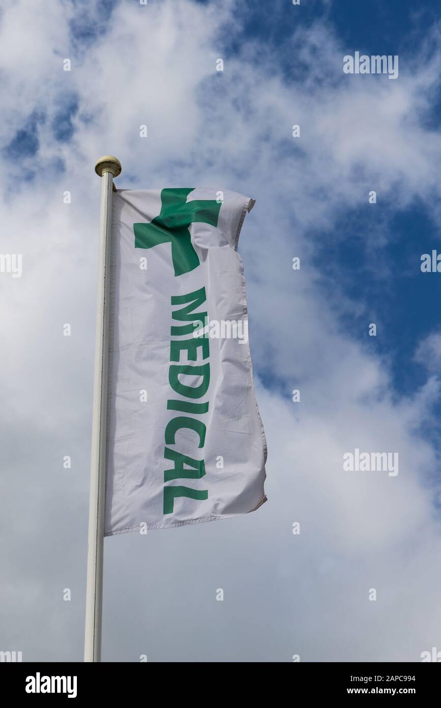 Medizinische Flagge, grüne Querfahne Stockfoto