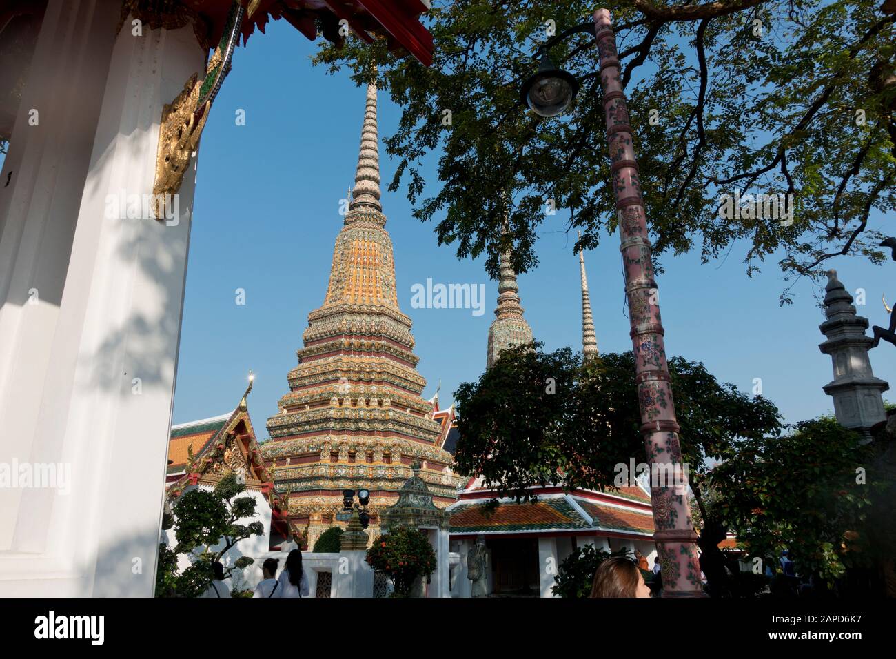 Wat Po ist eine buddhistische Tempelanlage. Sein Name bezieht sich auf den Bodhi-Baum, von dem angenommen wird, dass Buddha Erleuchtung erlangt hat. Stockfoto