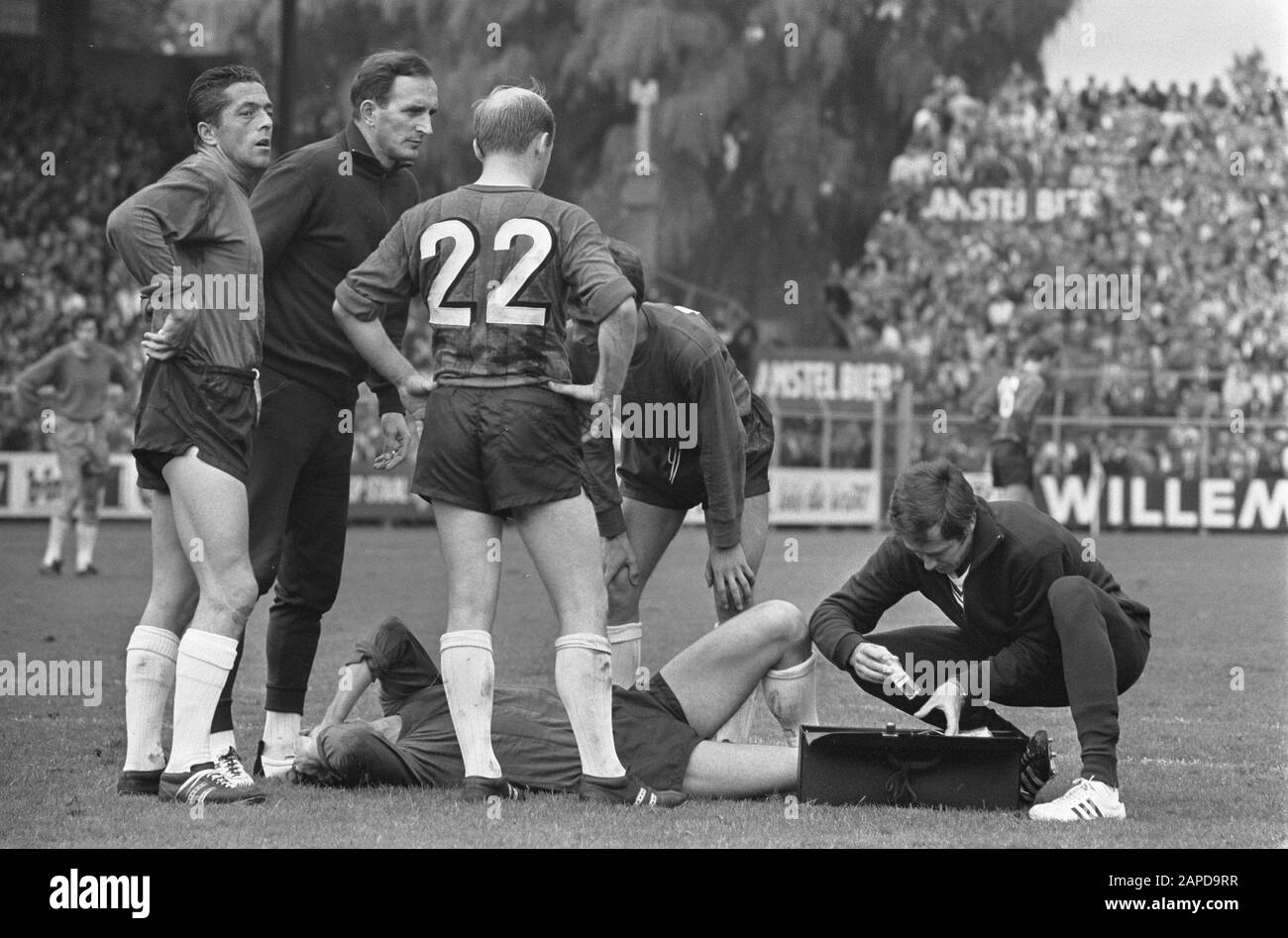 AJAX vs. NEC 2-1 Datum: 31. August 1969 Schlüsselwörter: Sport, Name der Fußballeinrichtung: AJAX, NEC Stockfoto
