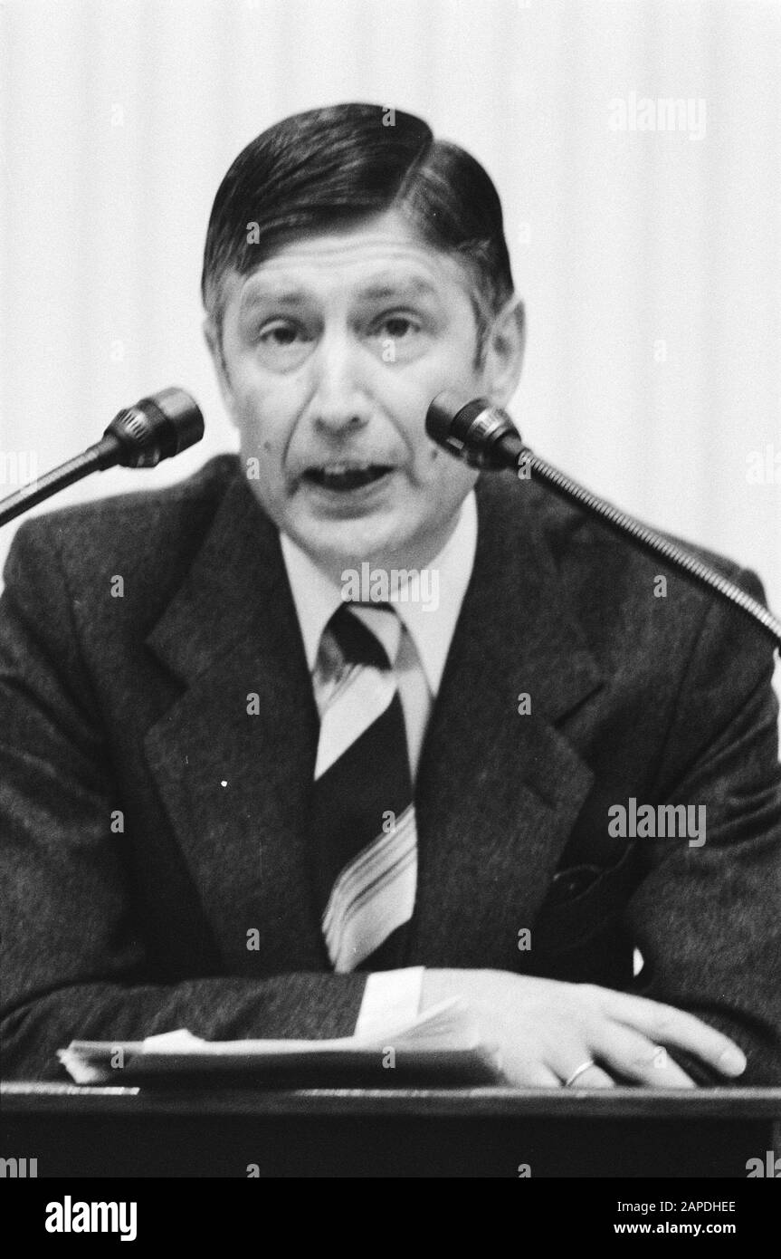 Allgemeine Überlegungen im Repräsentantenhaus; Van Agt zum Wort (Schlagzeilen) Datum: 10. Oktober 1978 Schlüsselwörter: Name der politischen Institution: Haus Stockfoto