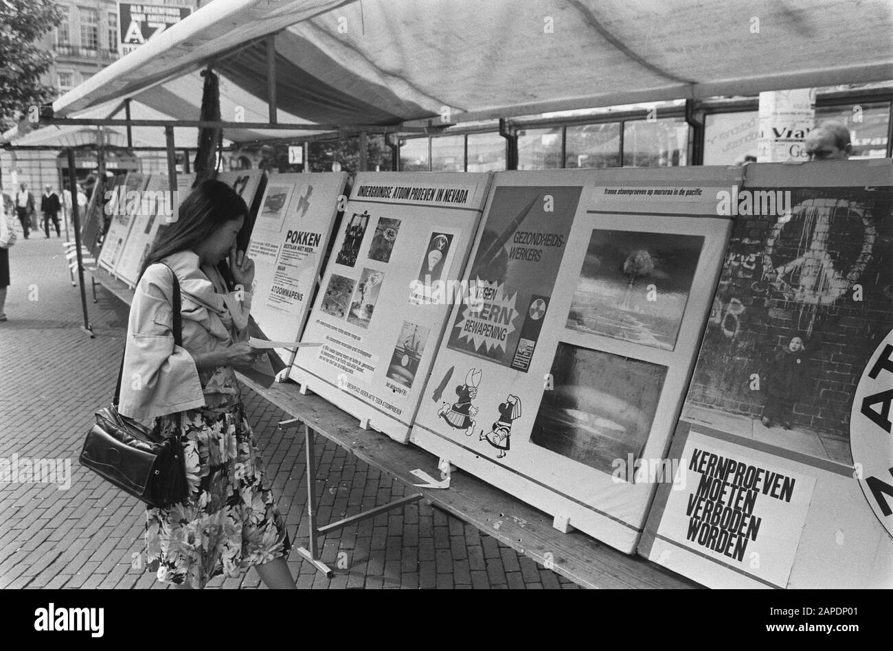 Amsterdam: Solidaritätsdemonstration mit südafrikanischen Frauen; Gedenken an die friedensfrauen an die Leidseplein-Atomangriffe auf Hiroshima und Nagasaki Datum: 9. August 1986 Ort: Amsterdam, Nordholland-Schlüsselwörter: Demonstrationen, Gedenkfeiern, Frauen Stockfoto