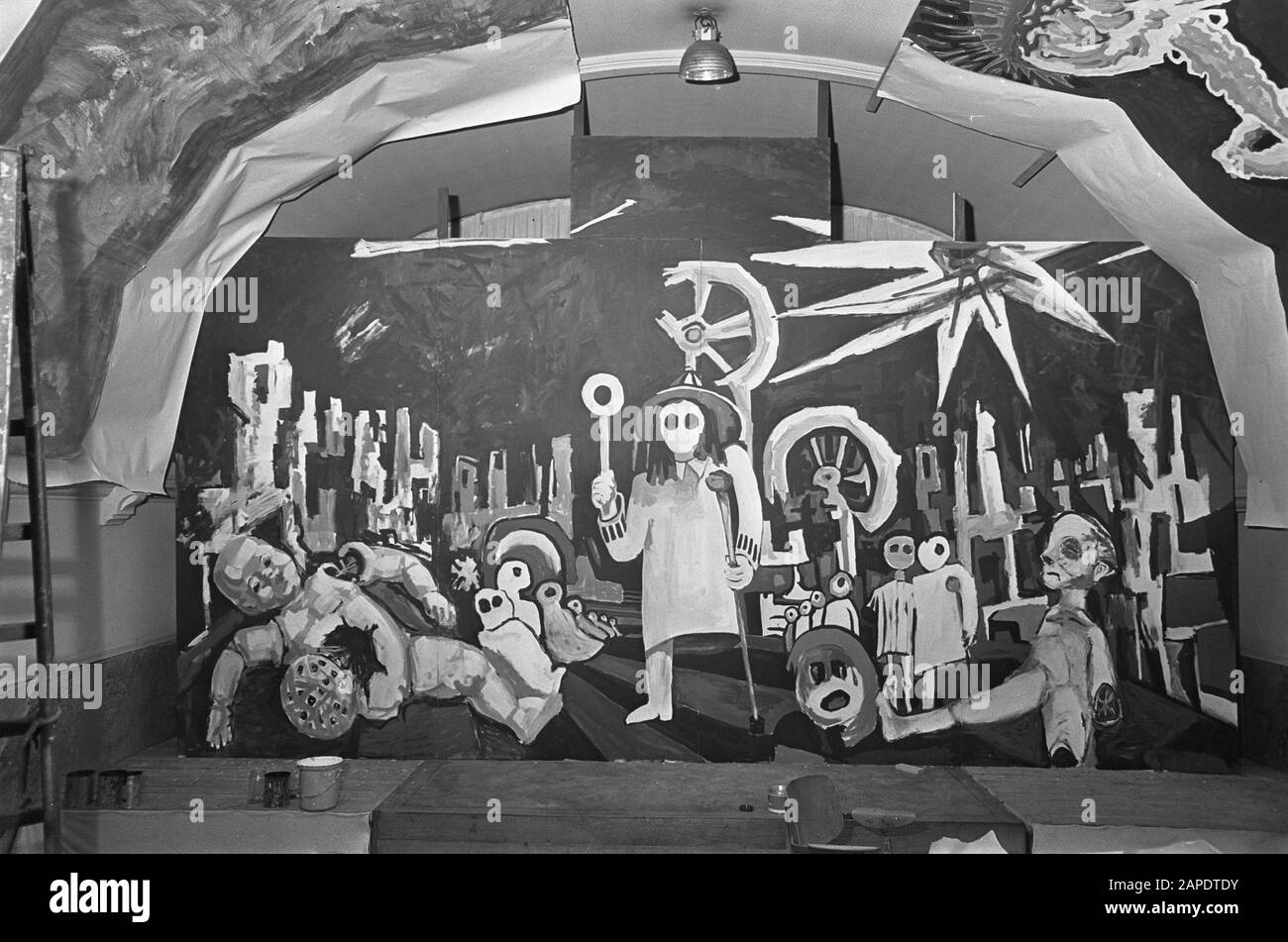 Weihnachtskapelle in Amsterdam, Gemälde, Opfer der modernen Kriegsführung Datum: 21. Dezember 1967 Ort: Amsterdam, Noord-Holland Schlüsselwörter: Opfer, Gemälde Stockfoto