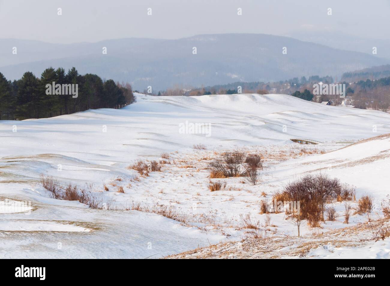 Karge schneebedeckte Landschaft in Waterbury Vermont USA Stockfoto