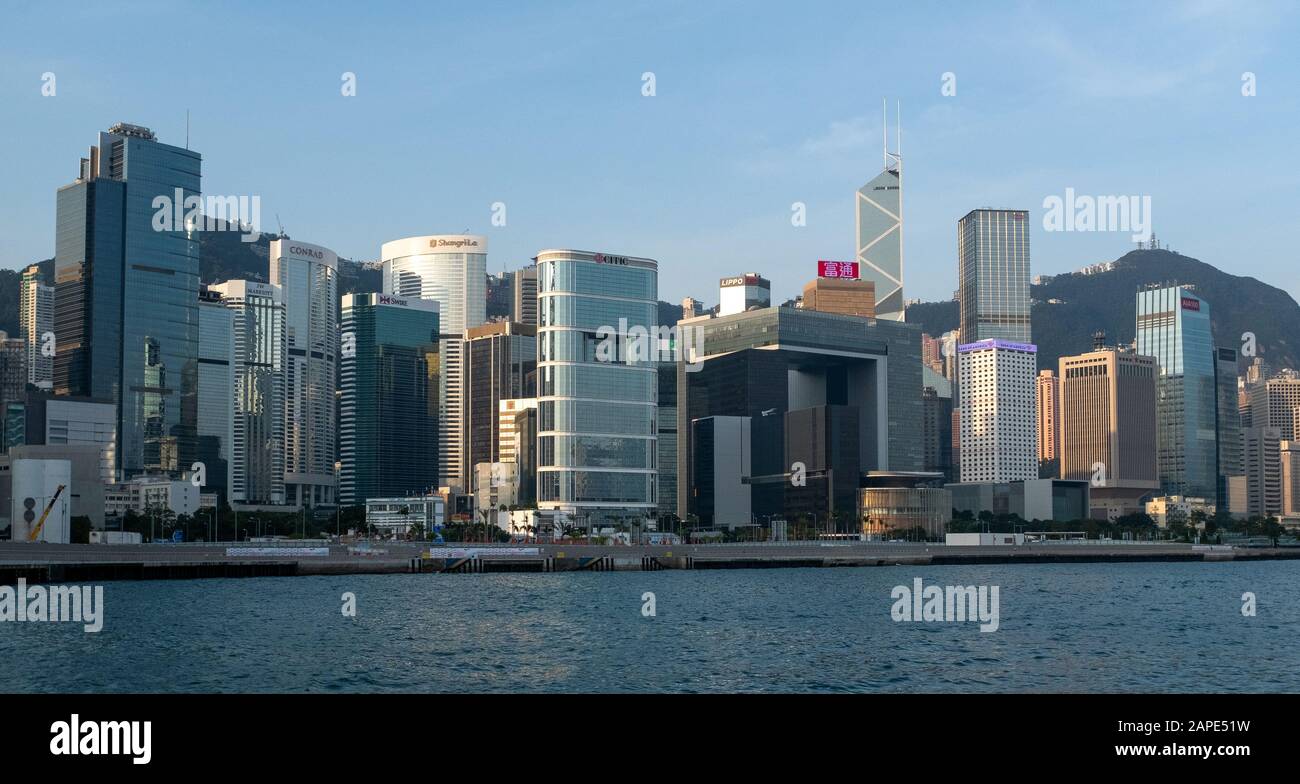 Hong Kong Skyline vom Victoria Harbour Stockfoto