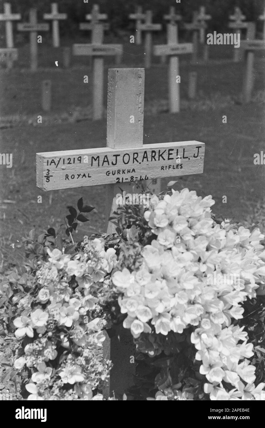 Graf Major J. Arkell Beschreibung: Friedhof britische Soldaten. Grab von Major J. Arkell (1A/1219), der Royal Gurkha Rifles (verstorben 21-8-1946) Anmerkung: James William Arkell, amtierender stellvertretender Kommandeur eines Bataillon Ghurkas wurde bei einer Aktion im Gebiet von Bekasi getötet Datum: August 1946 Ort: Batavia, Indonesien, Jakarta, Niederländisches Ostindien Stockfoto