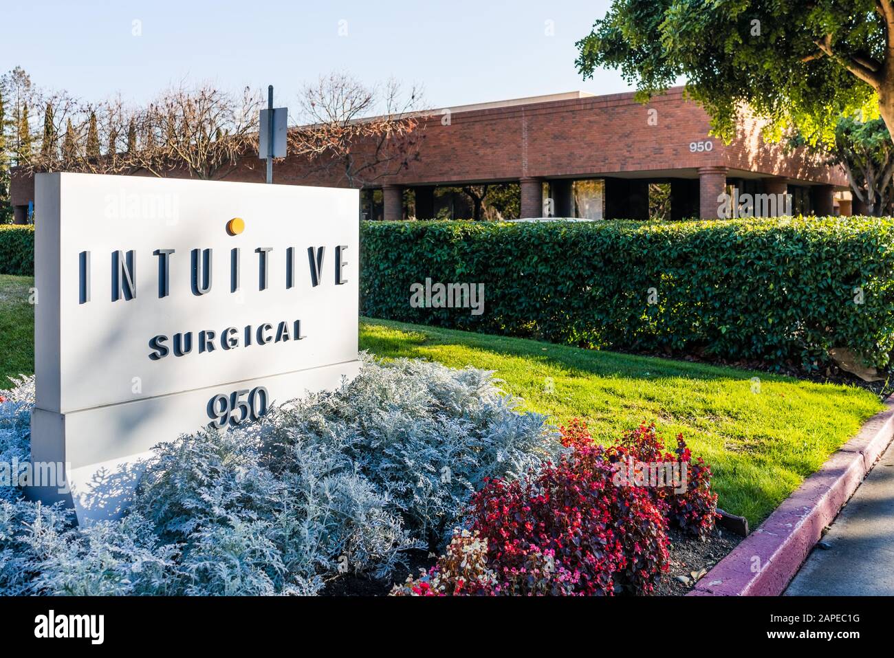 22. Januar 2020 Sunnyvale/CA/USA - Intuitiver Chirurgischer Hauptsitz im Silicon Valley; Intuitive Surgical Inc. Ist ein amerikanisches Unternehmen, das sich entwickelt Stockfoto