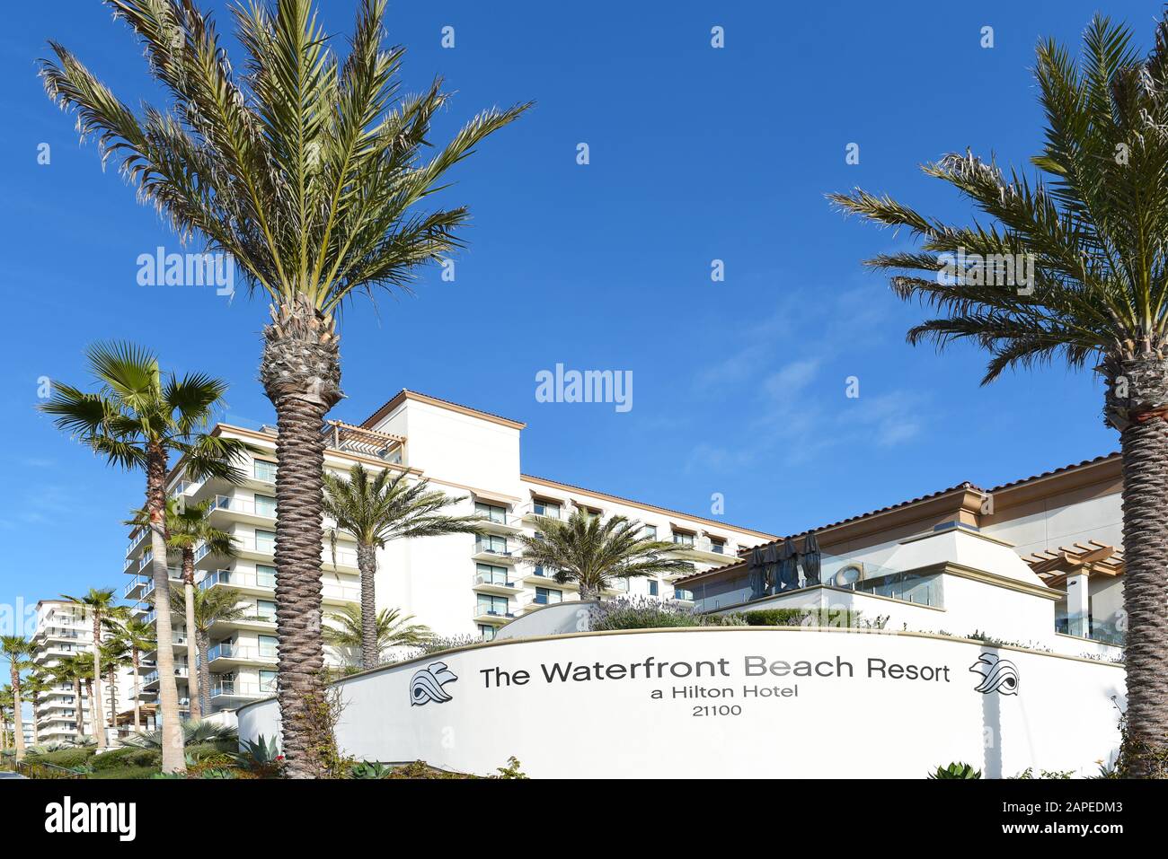 HUNTINGTON BEACH, KALIFORNIEN - 22. JANUAR 2020: Das Hilton Waterfront Beach Resort, am Pacific Coast Highway. Stockfoto