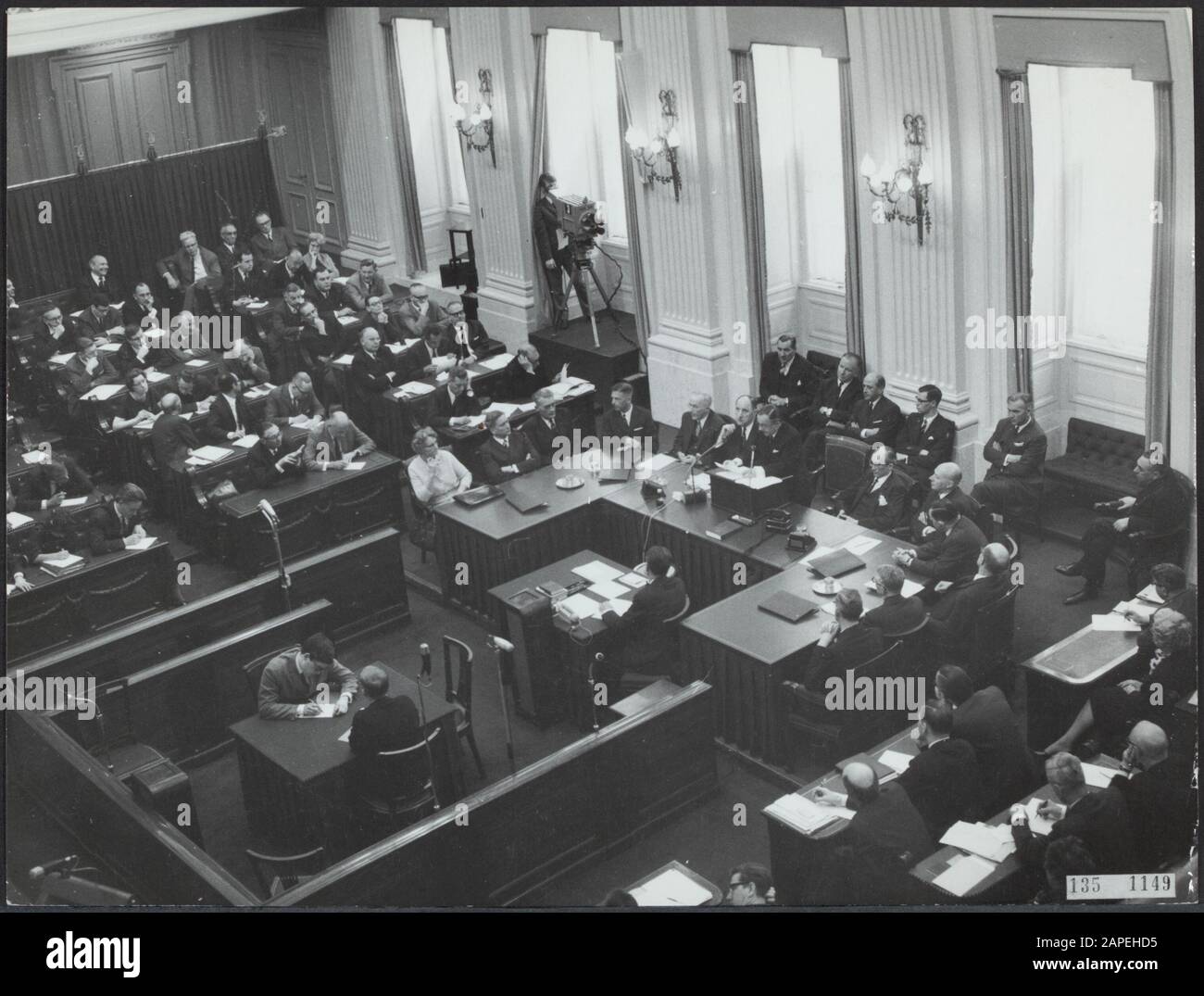 Vorstand, zweite Kammer, Erklärungen der Regierung Datum: 18. April 1967 Ort: Den Haag, Zuid-Holland Schlüsselwörter: Regierungserklärungen, zweite Kammer Stockfoto