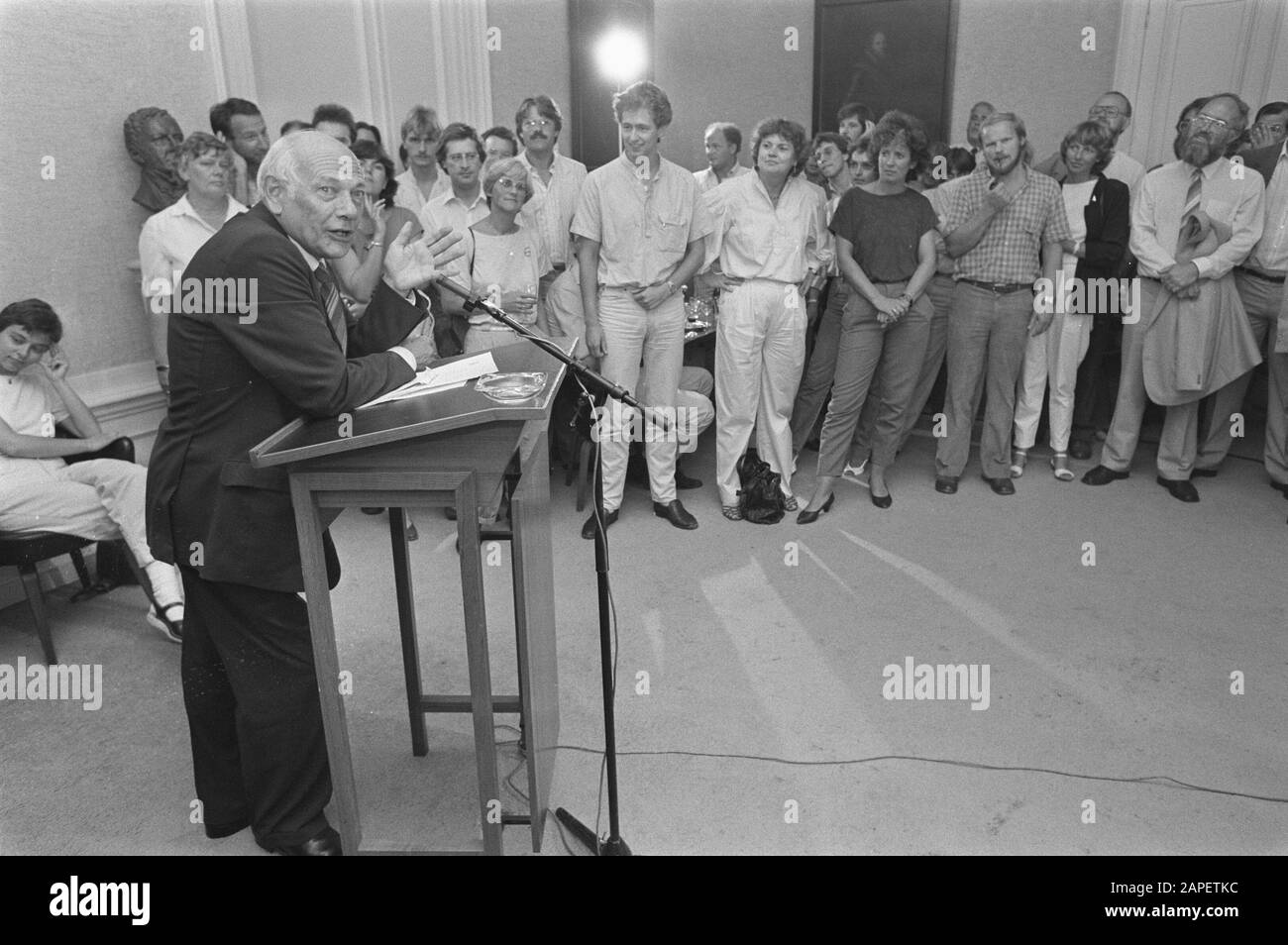 Treffen zum 65. Jahrestag den Uyl im niederländischen PvdA; Joop den Uyl hält Rede Datum: 28. August 1984 Stichwörter: Meetings, Reden, Geburtstage persönlicher Name: Uyl, Joop den Stockfoto