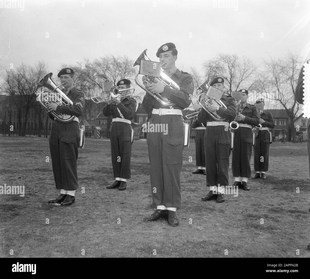 Beediging 25 Beamte des ärztlichen Dienstes in Amersfoort Datum: 4. april 1952 Ort: Amersfoort Stichwörter: Streitkräfte, Offiziere Stockfoto