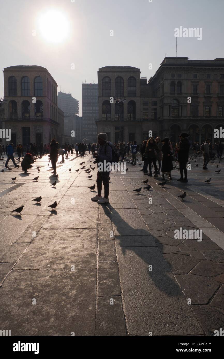 Am frühen Morgen auf der Piazza Duomo in Mailand im Winter Italien Stockfoto