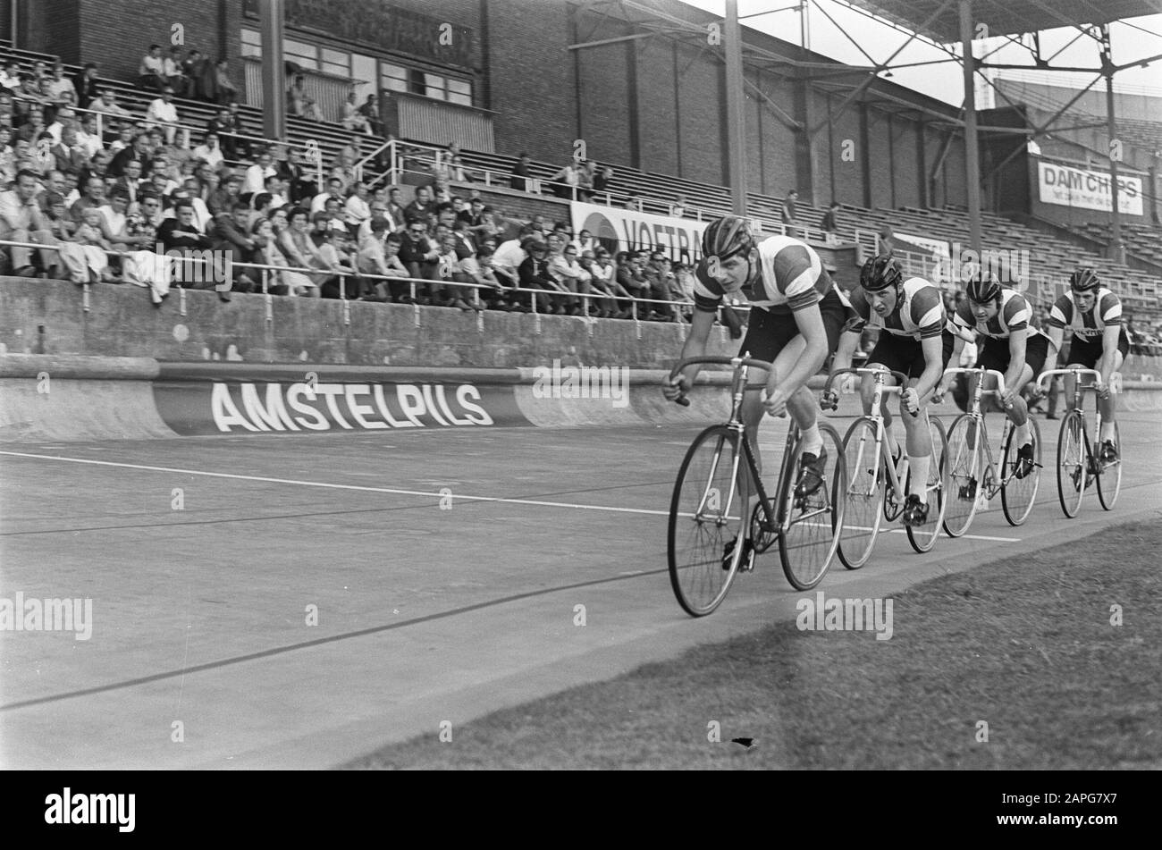 Vereinsmeisterschaft, Verfolgung. "Riders in Action" Datum: 13. Juli 1967 Schlagwörter: Radsport Stockfoto