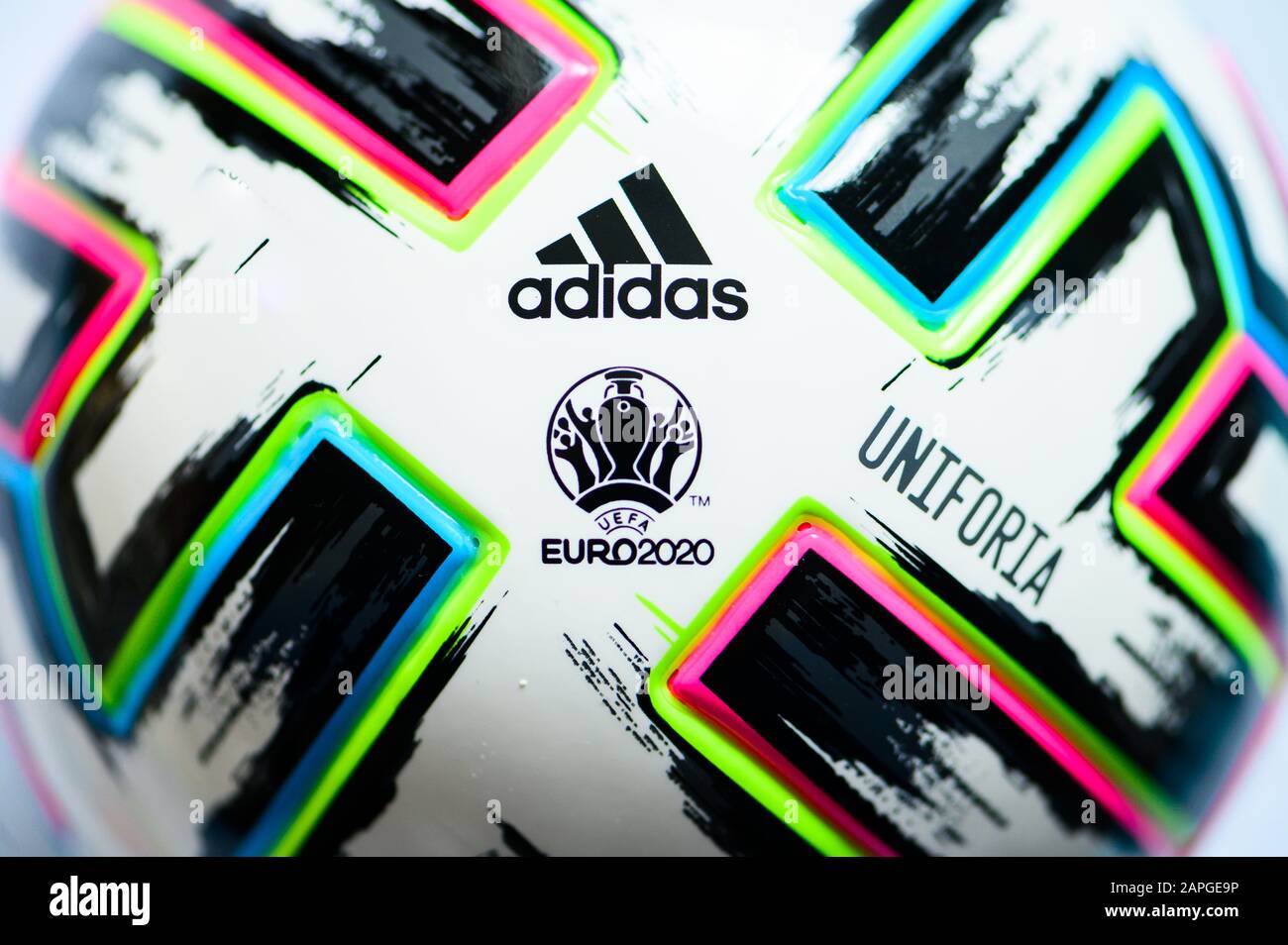 PARIS, FRANKREICH, JANUAR. 20. 2020: Adidas Uniforia Fußball-ball, Euro 2020 Stockfoto