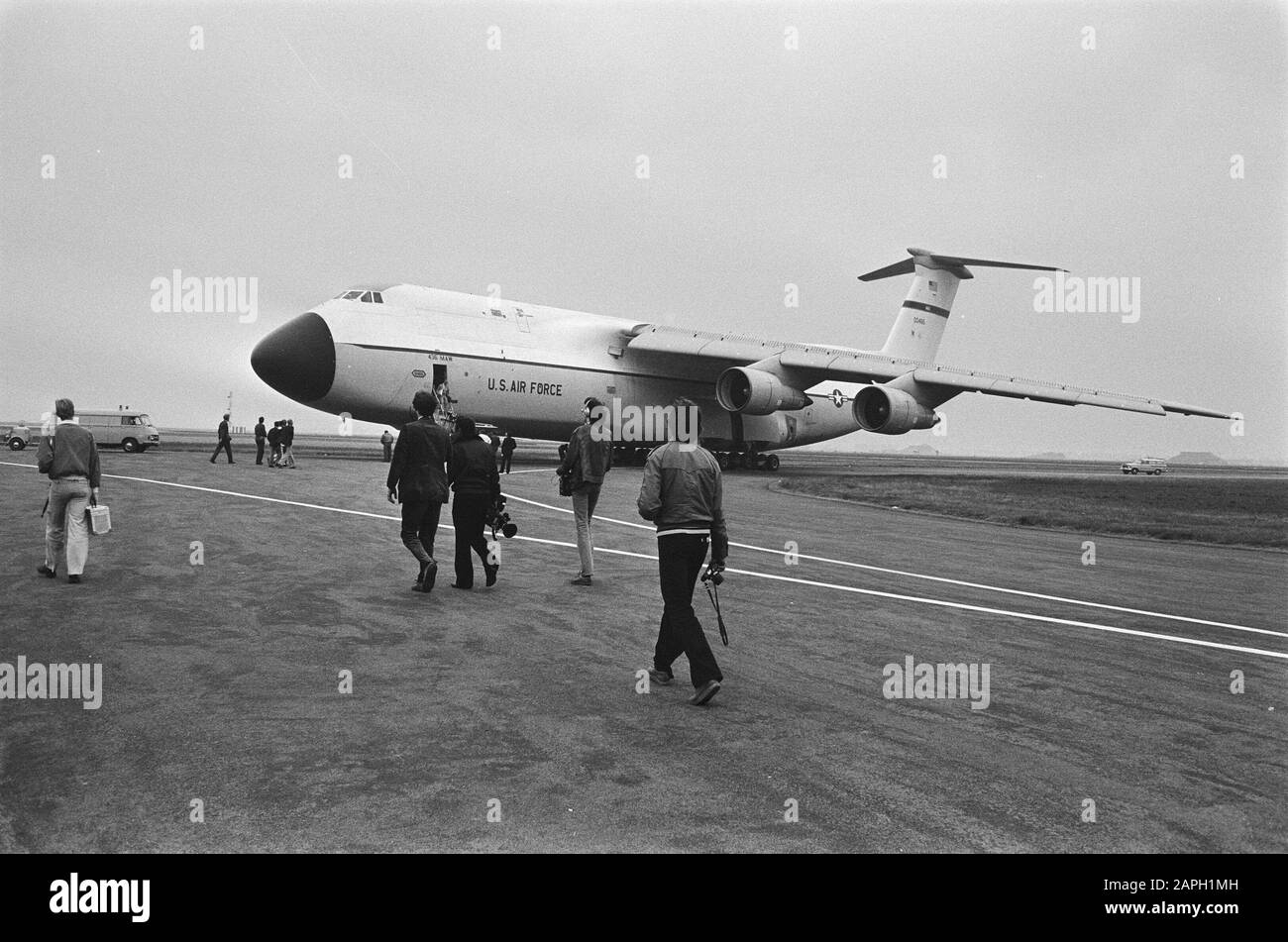 CSA Galaxy bringt die erste F16 am Flughafen Schiphol; Landedatum: 13. September 1978 Standort: Noord-Holland, Schiphol Schlüsselwörter: Name der Flugperson: F16 Stockfoto