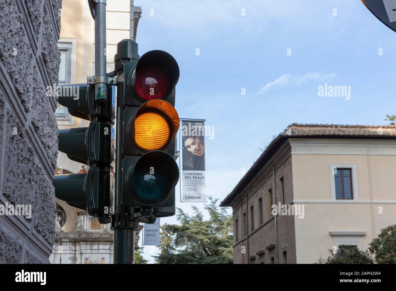 Ampel auf einer Straße in Rom Stockfoto