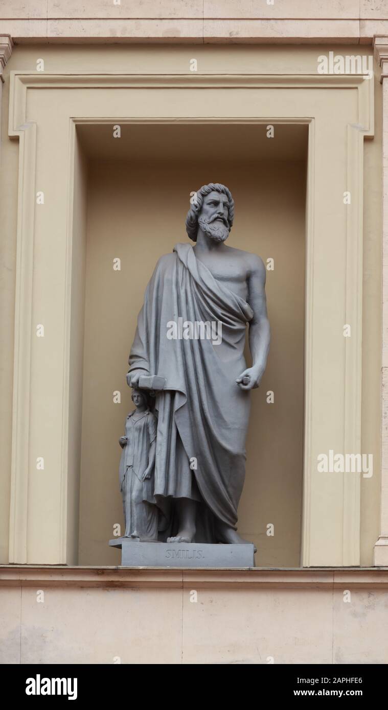 St. Petersburg, Russland, 15. Januar 2020. Skulptur Smilis legendärer griechischer Bildhauer, die Skulptur schmückt das Gebäude der neuen Einsiedelei. Stockfoto