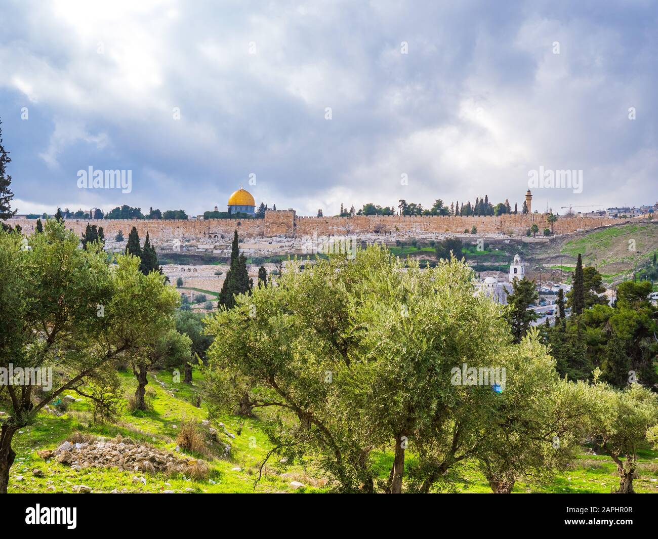 Wände der Altstadt von Jerusalem und der Felsendom Stockfoto