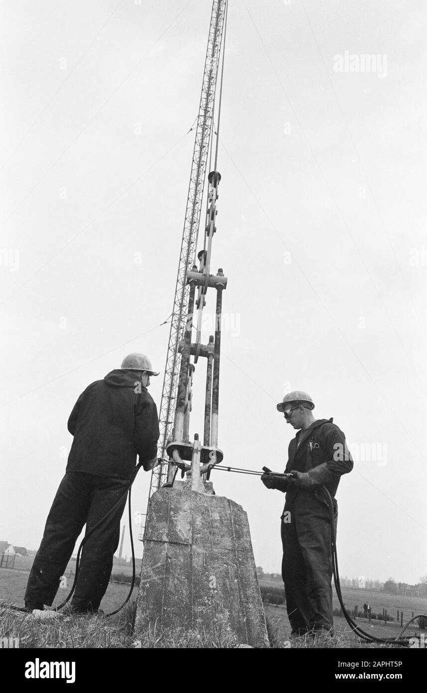 De oude TV-Mast te IJselstijn Datum: 8. Mai 1962 Ort: IJsselstein, Utrechter Schlüsselwörter: Masten Stockfoto