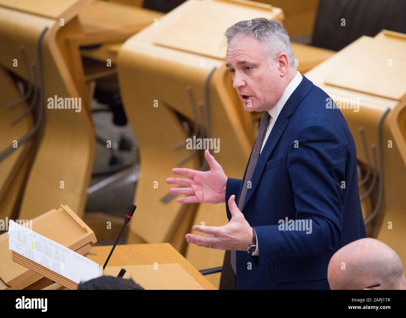 Edinburgh, Großbritannien. Januar 2020. Bild: Richard Lochhead MSP. Allgemeine Fragen Sitzung in der Kammer für Bildung und Fertigkeiten, in der Richard Lochhead MSP Fragen beantwortet, die an die schottische Regierung gestellt werden. Kredit: Colin Fisher/Alamy Live News Stockfoto