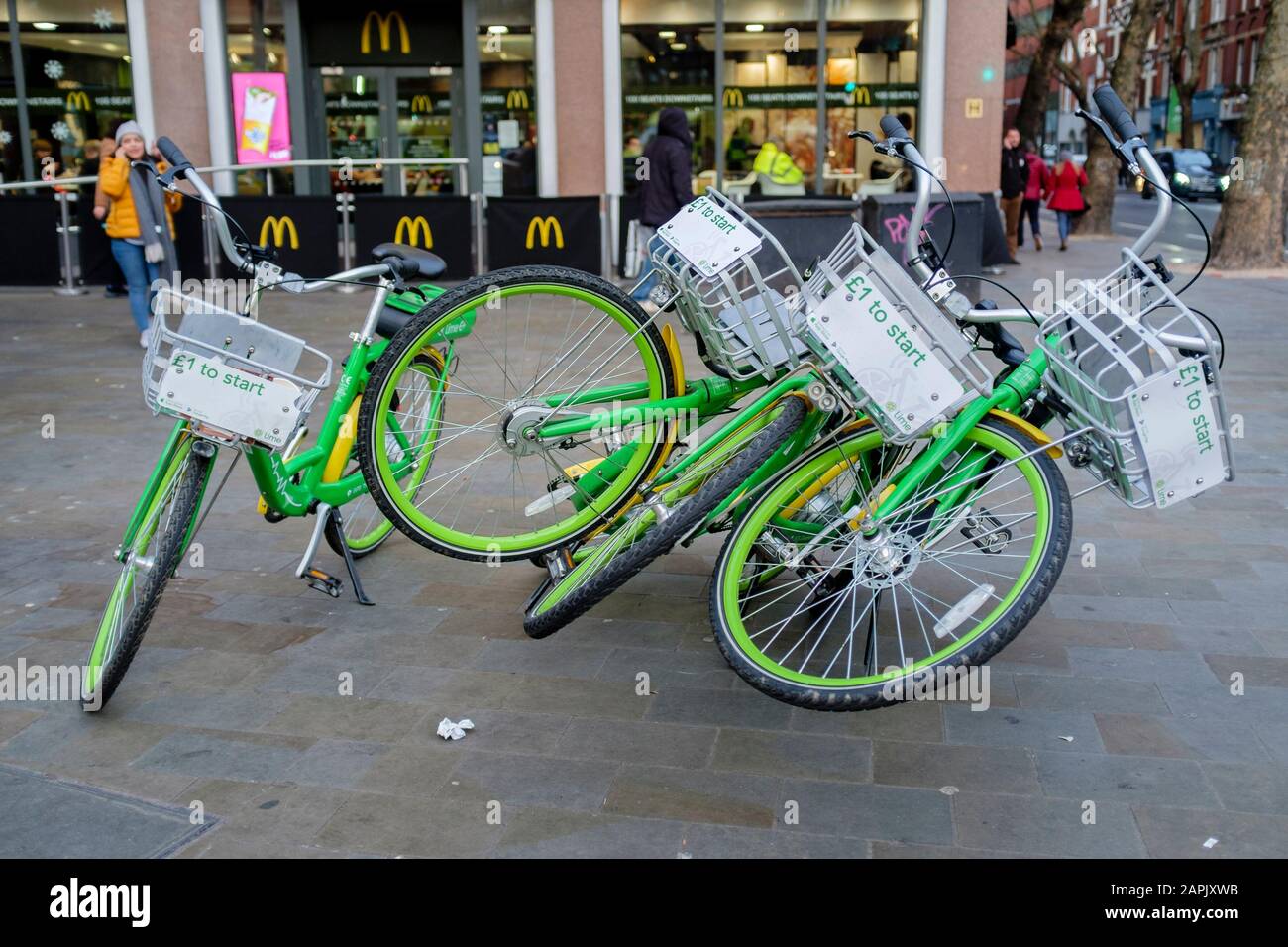 Linde-E-Elektroräder liegen auf der Straße. London Großbritannien Stockfoto