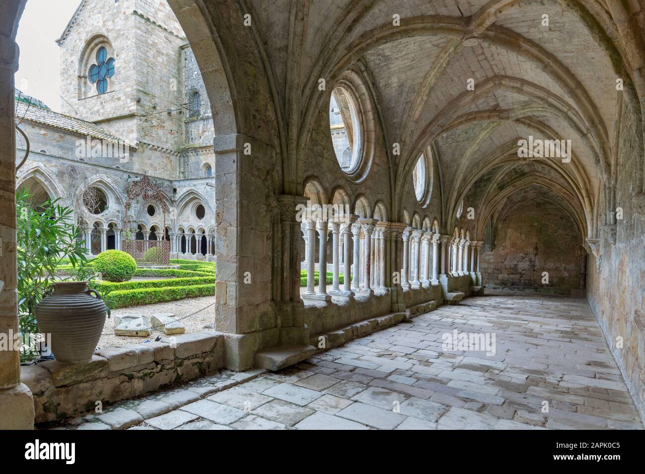 Kloster der zisterziensischen Abtei von Fontfroide in Frankreich Stockfoto