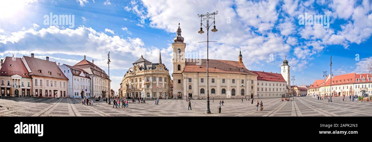 Hauptstadtplatz (Piata Stute) in Sibiu, Siebenbürgen, Rumänien, Panorama Stockfoto